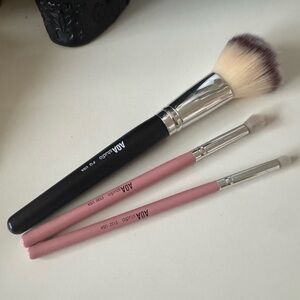 3/$15 AOA Studio F12 Face Brush E130 E132 Eye Brush Set Pink Black Trio